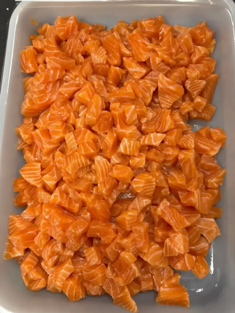 Tartare de saumon coupé main NATURE frais +/-1kg